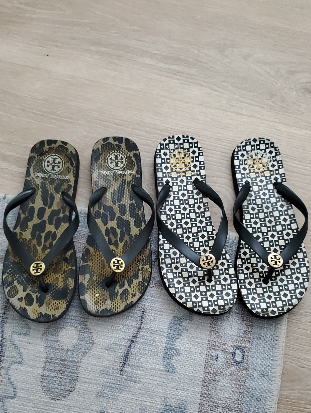 Tory Burch Bundle Of 2 Rubber Flip Flop Logo Sandals Sz7